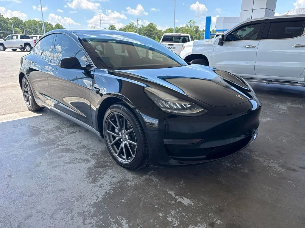 Used 2019 Black Tesla  image 1