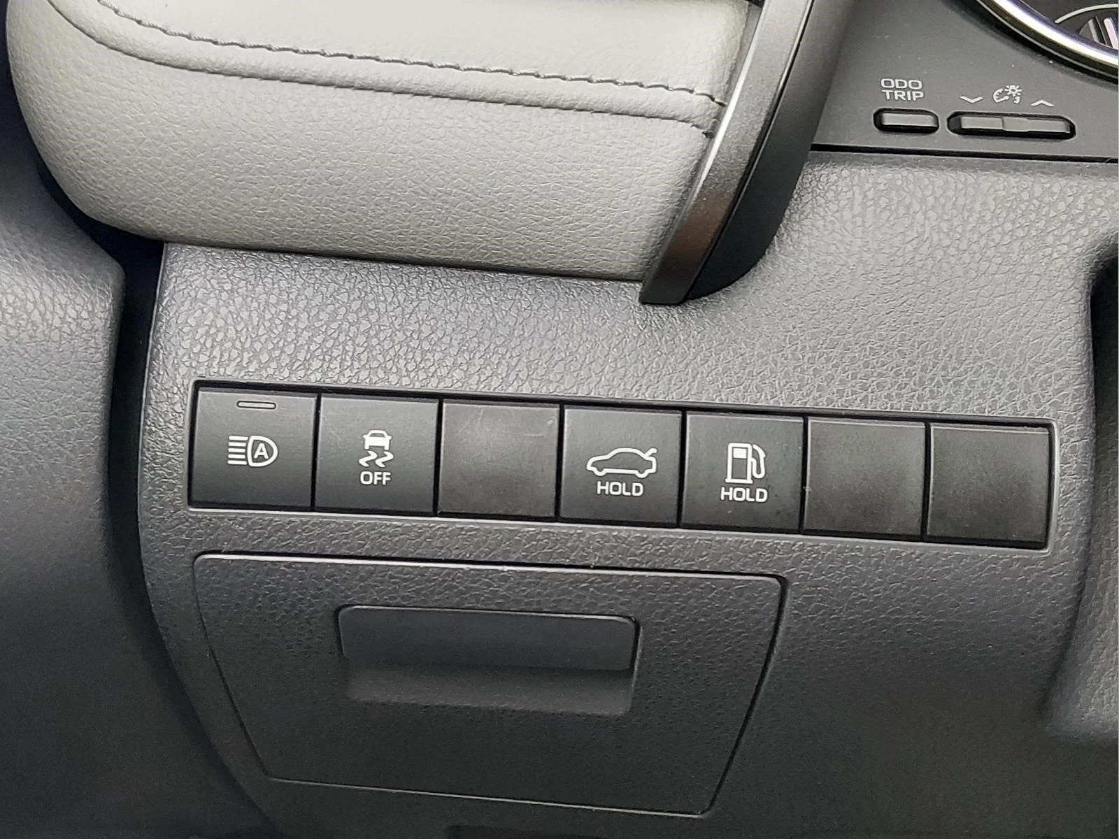 Used 2020 Predawn Gray Mica Toyota LE image 30