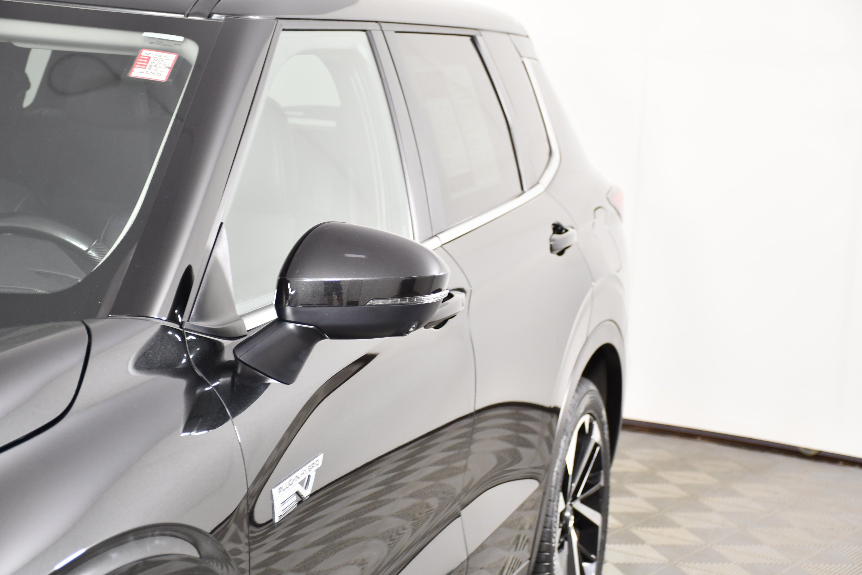 Certified Used 2024 Black Diamond Mitsubishi SE image 13