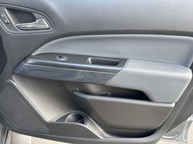 Used 2019 Gray Chevrolet Z71 image 25