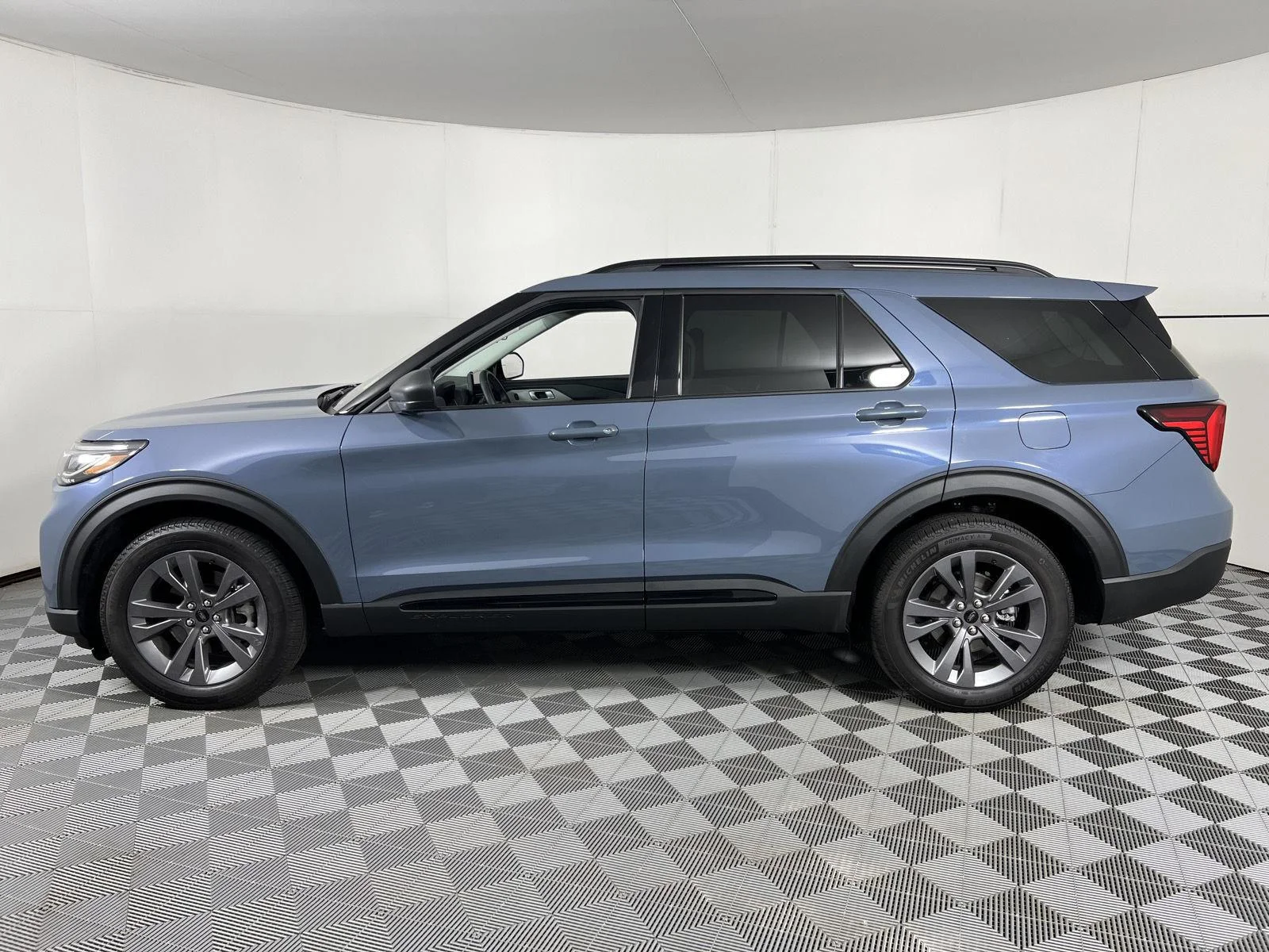 New 2026 Vapor Blue Ford Active image 8
