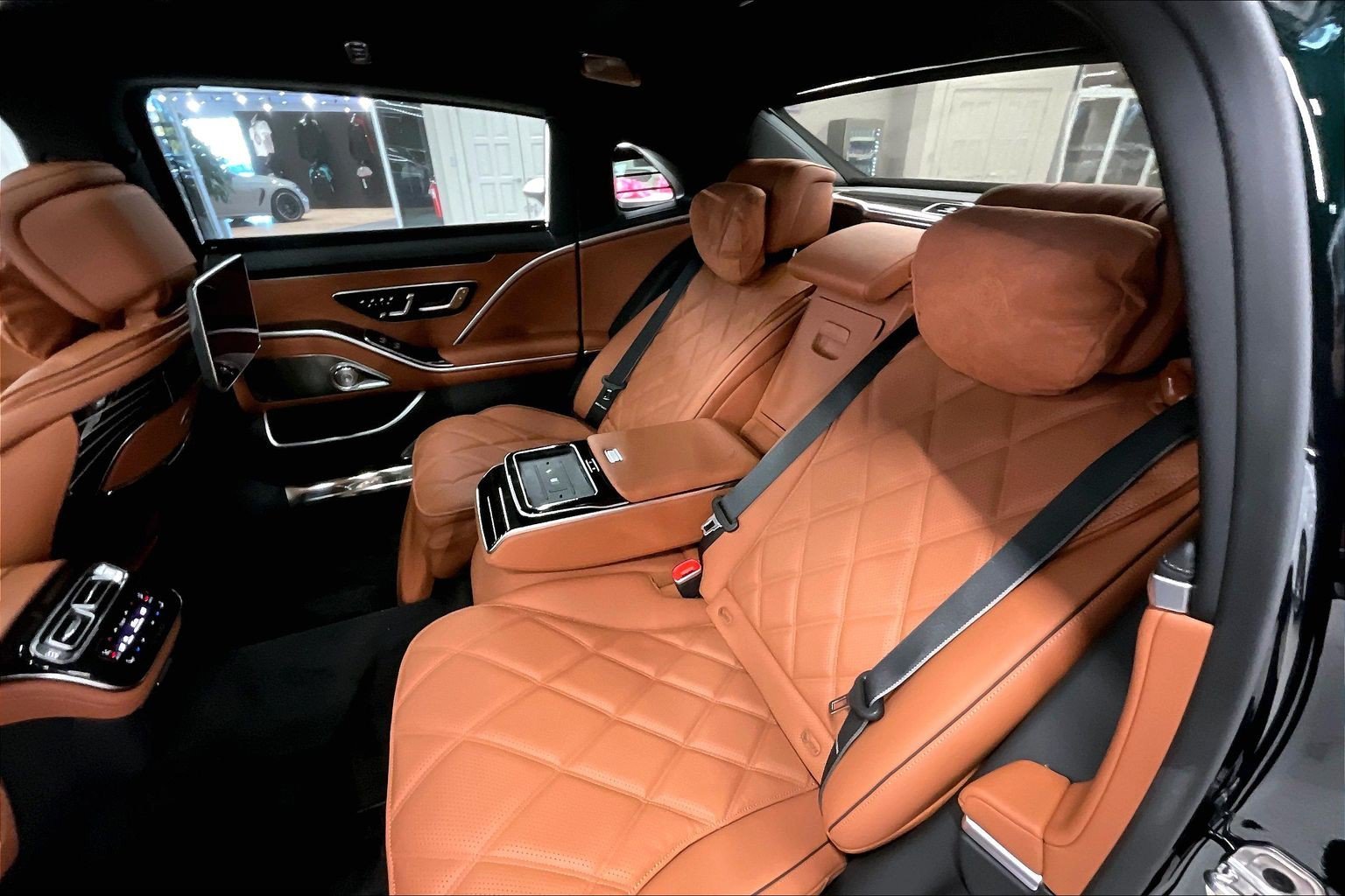 New 2026 Emerald Green Metallic Mercedes-Benz Maybach S 680 image 23