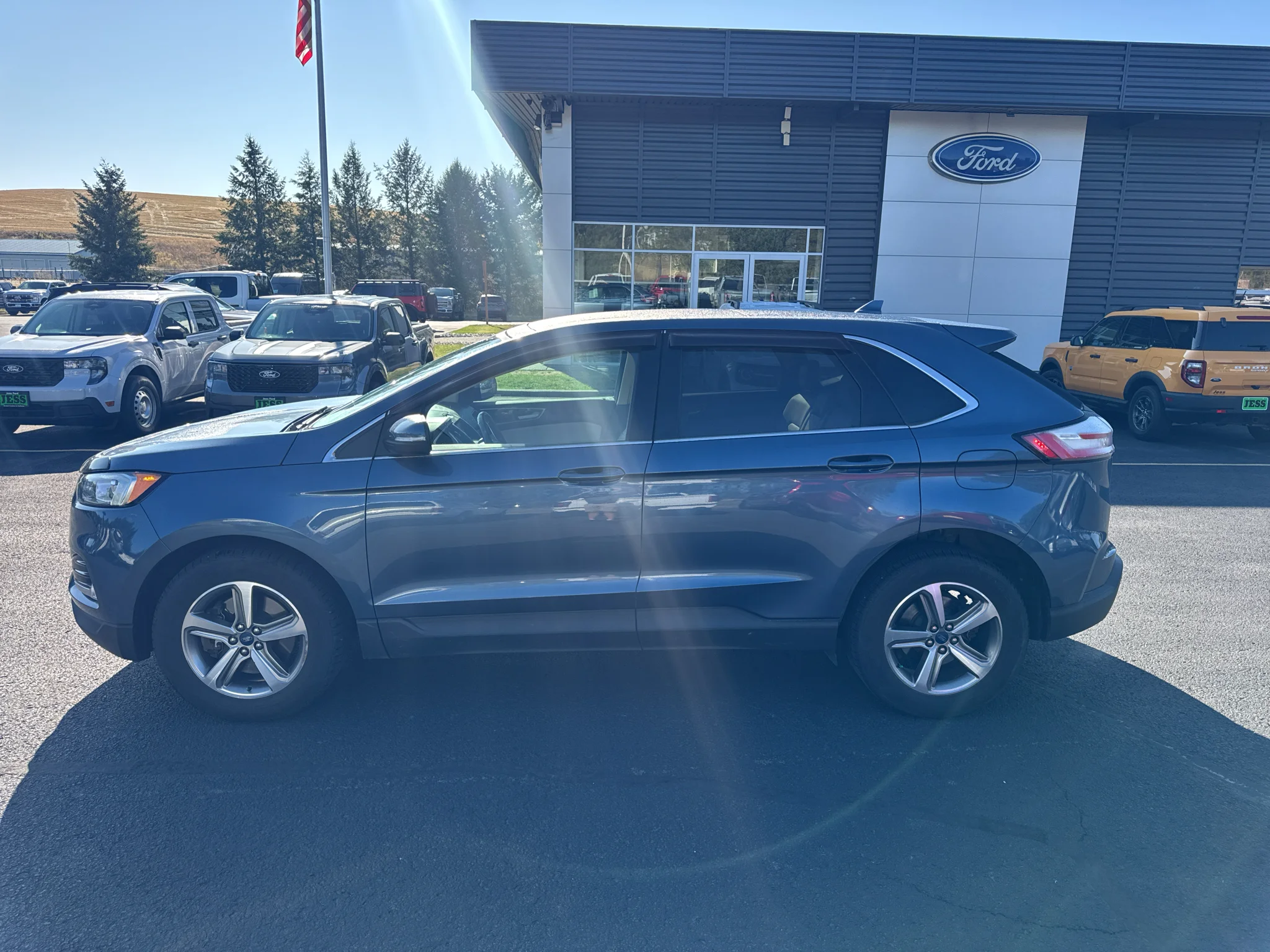 Used 2019 Blue Metallic Ford SEL image 8