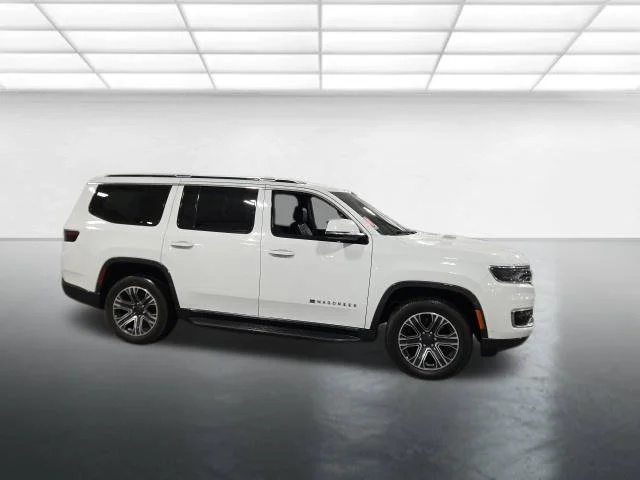 Used 2022 White Jeep Series III image 3