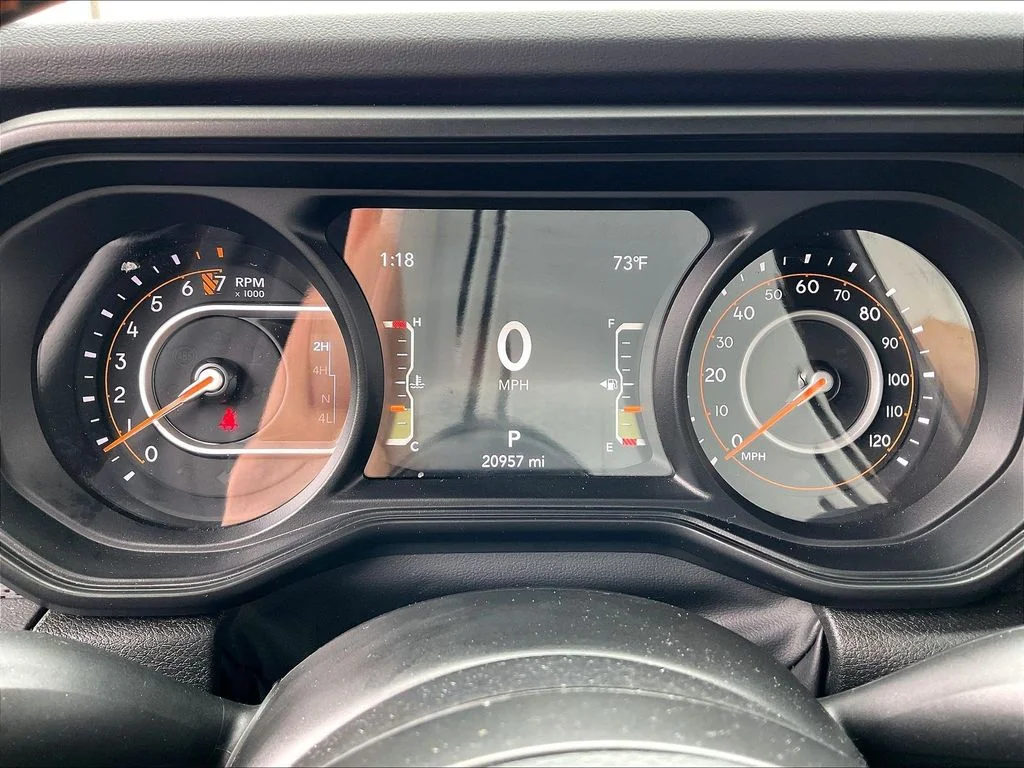 Used 2024 Black Clearcoat Jeep Mojave image 23