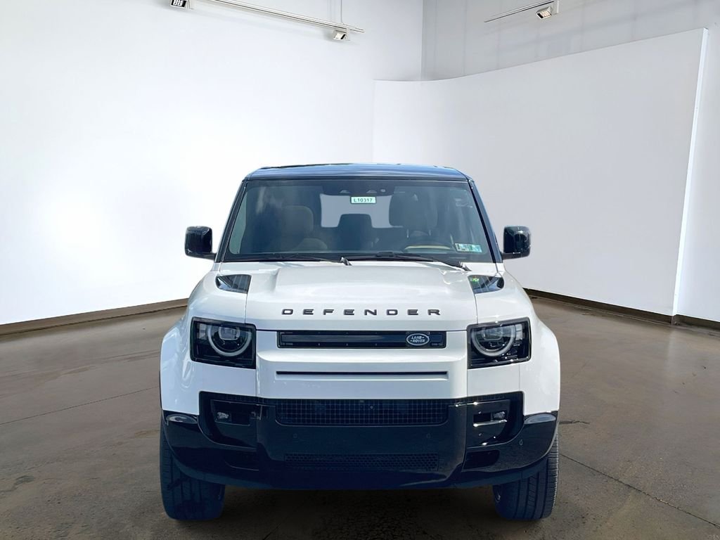New 2026 Fuji White Land Rover V8 image 2