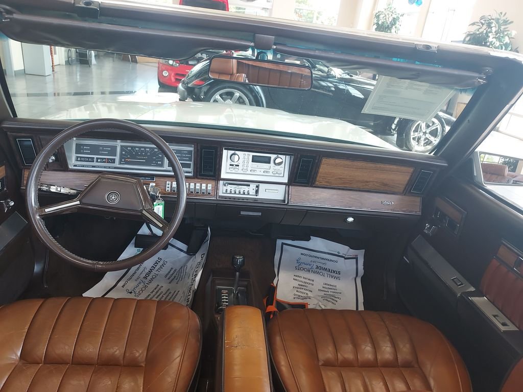 Used 1983 White Chrysler  image 15