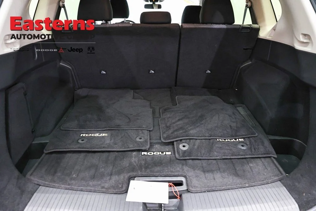 Used 2023 Gray Nissan SV image 11