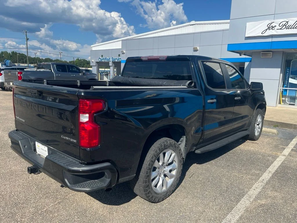 Used 2022 Black Chevrolet Custom image 3