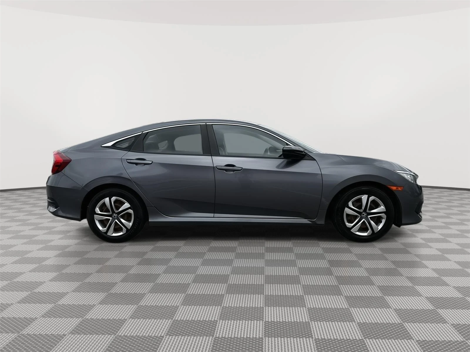Used 2016 Modern Steel Metallic Honda LX image 4