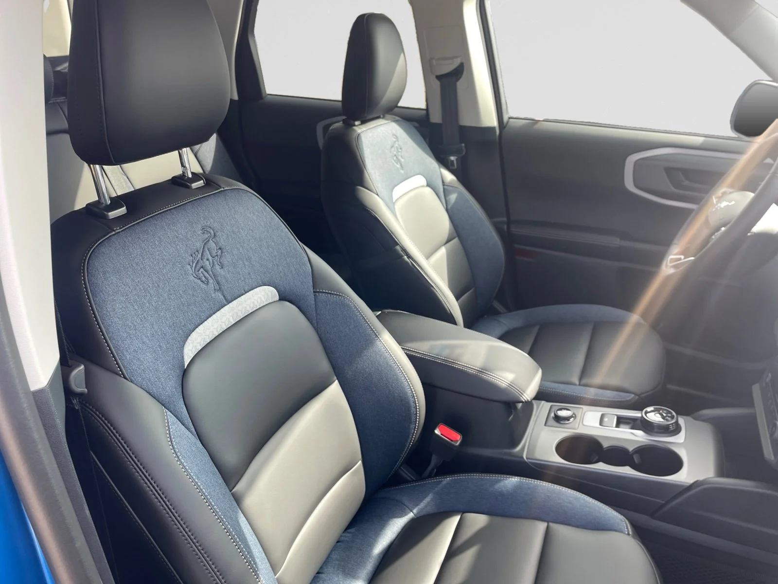 New 2026 Velocity Blue Metallic Ford Outer Banks image 11