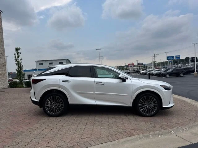 New 2026 Eminent White Pearl Lexus LUXURY image 6