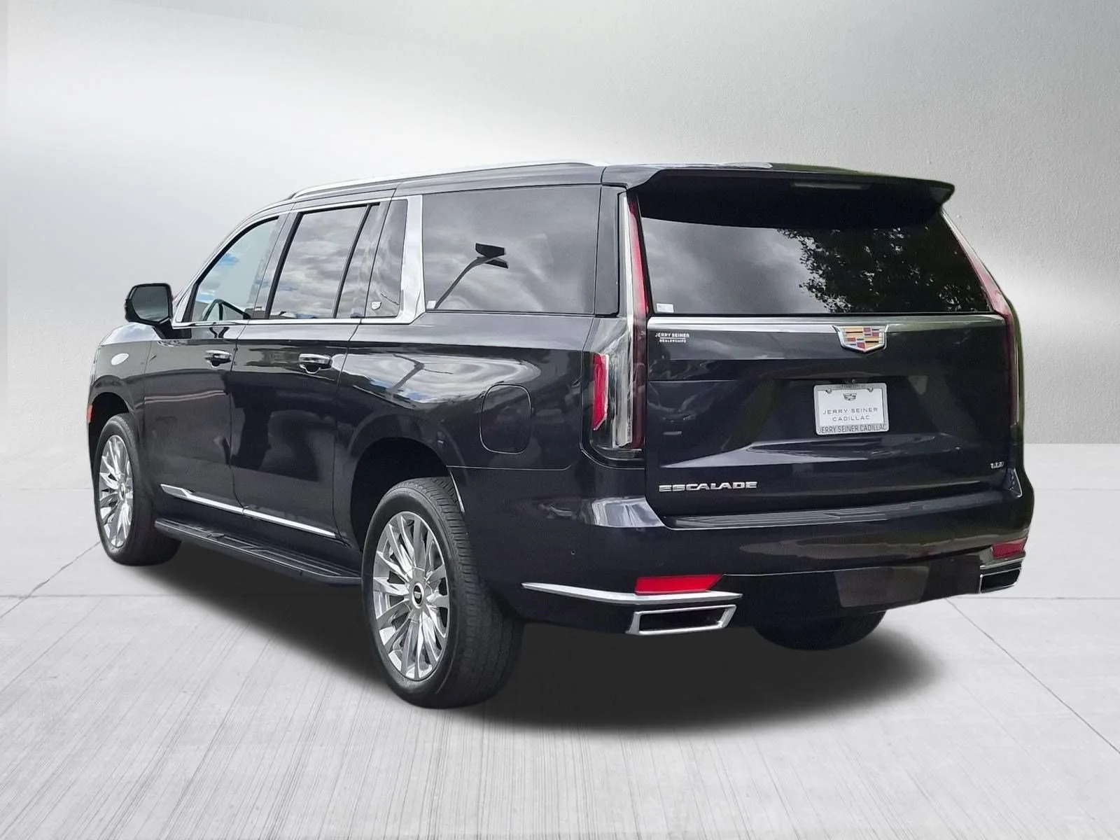 Used 2022 Galactic Gray Metallic Cadillac Premium Luxury image 4