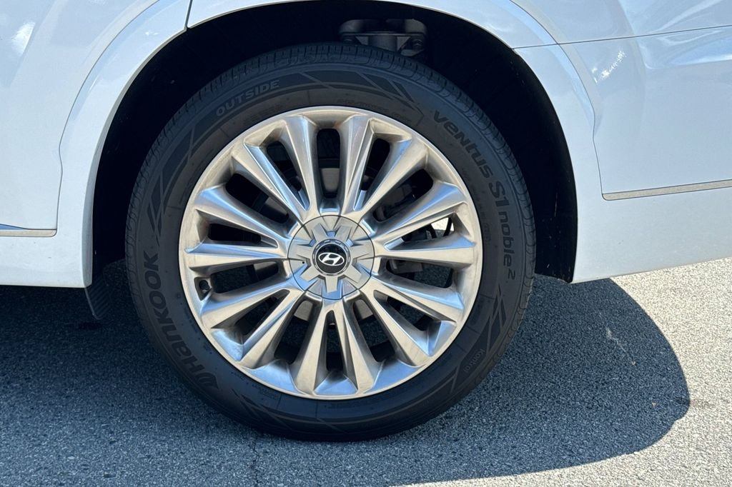 Used 2020 Hyper White Hyundai Limited image 4