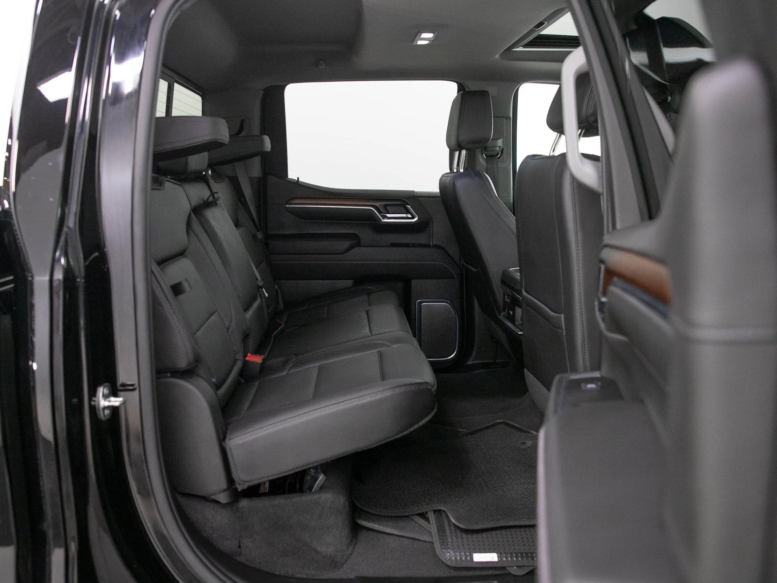 Used 2024 Onyx Black GMC Denali image 12