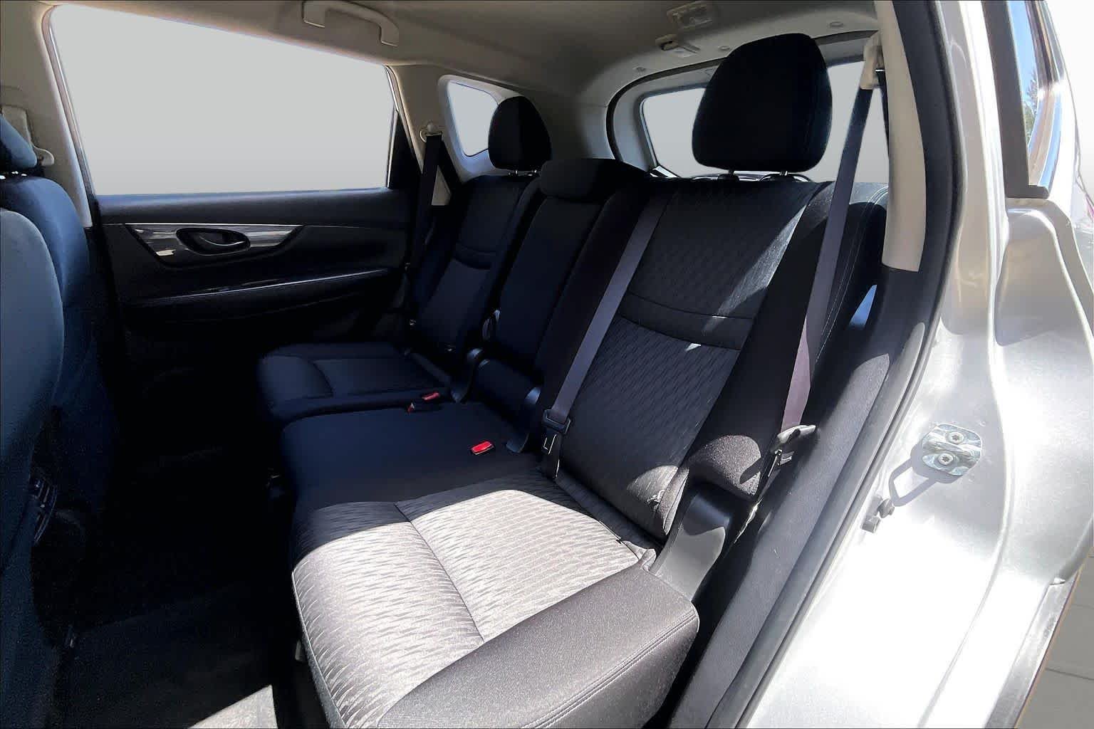 Used 2020 Brilliant Silver Metallic Nissan S image 19