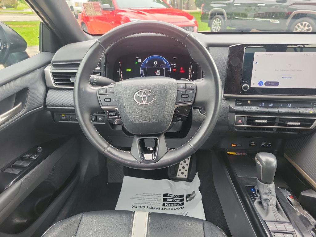 Used 2025  Toyota LE image 17