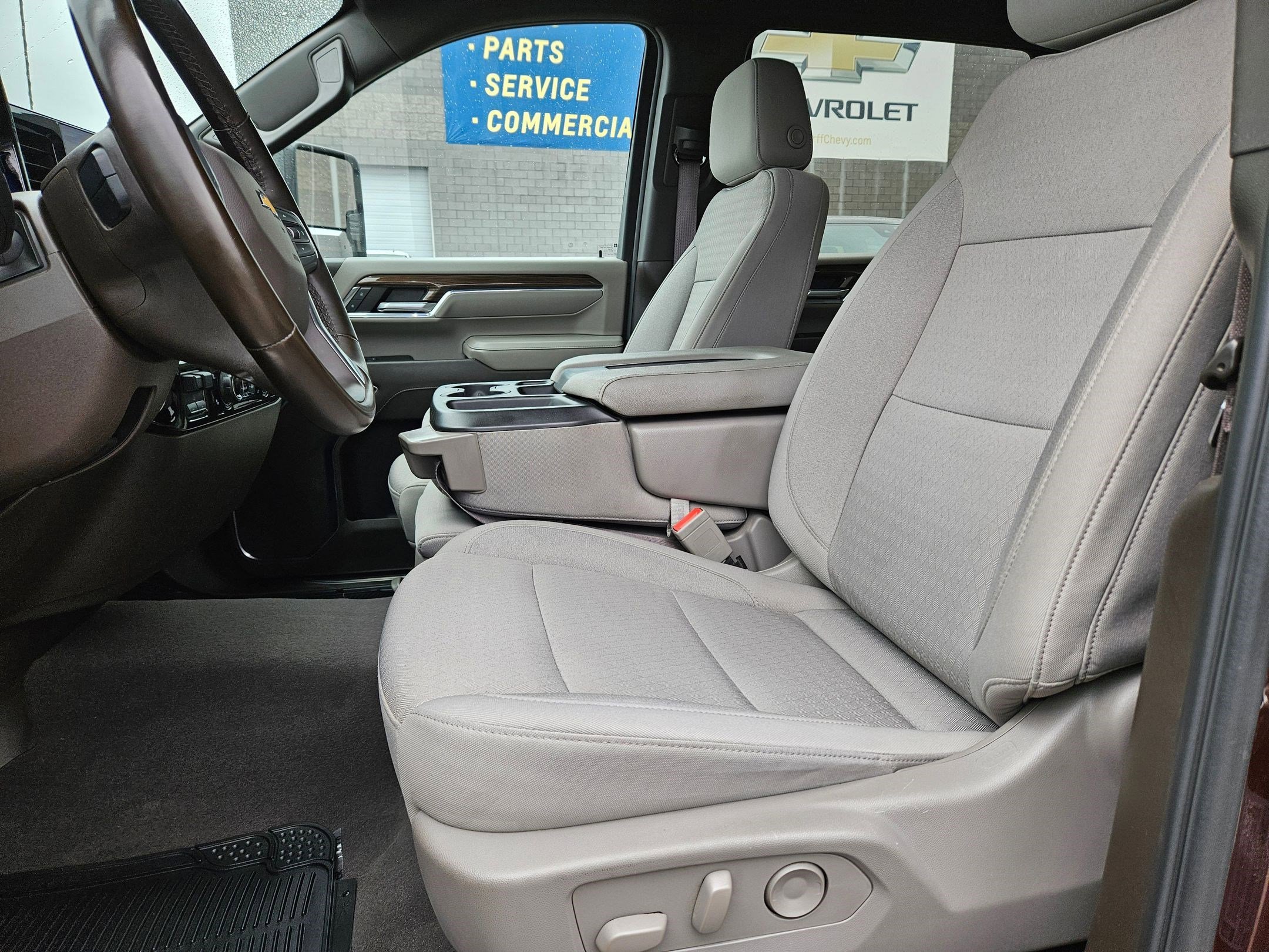 Used 2024 Auburn Metallic Chevrolet LT image 15