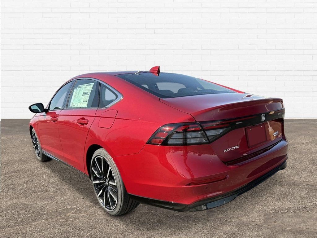 New 2026 Radiant Red Metallic Honda Touring image 4