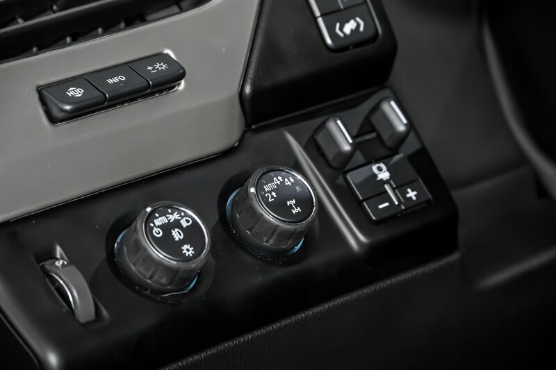 2020 GMC Yukon Denali - Photo 28