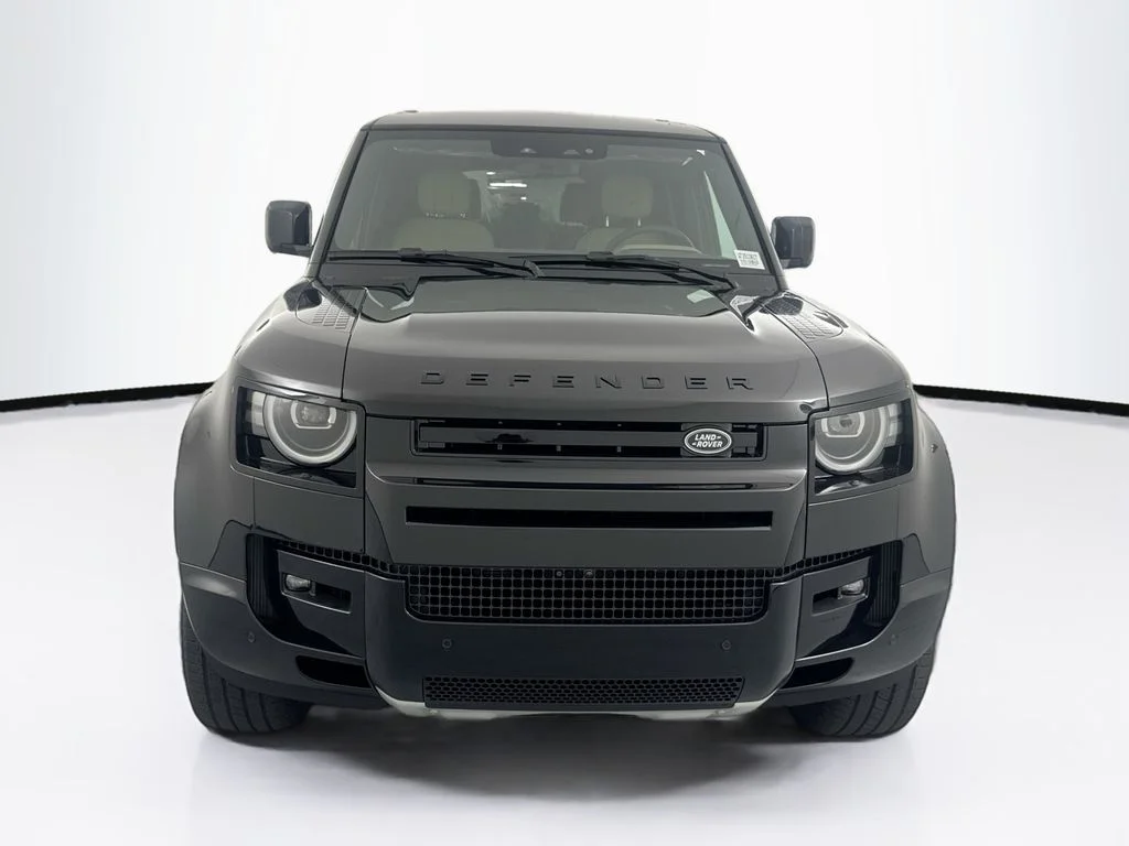 New 2026 Santorini Black Land Rover V8 image 2
