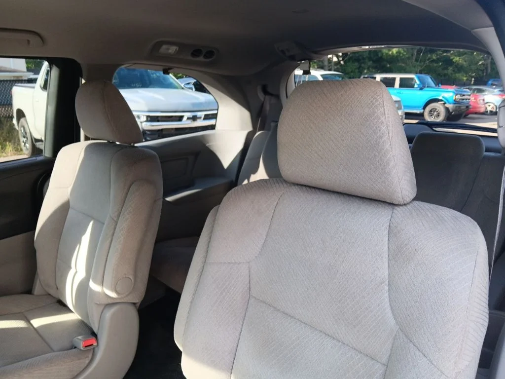 Used 2016 Modern Steel Metallic Honda LX image 27