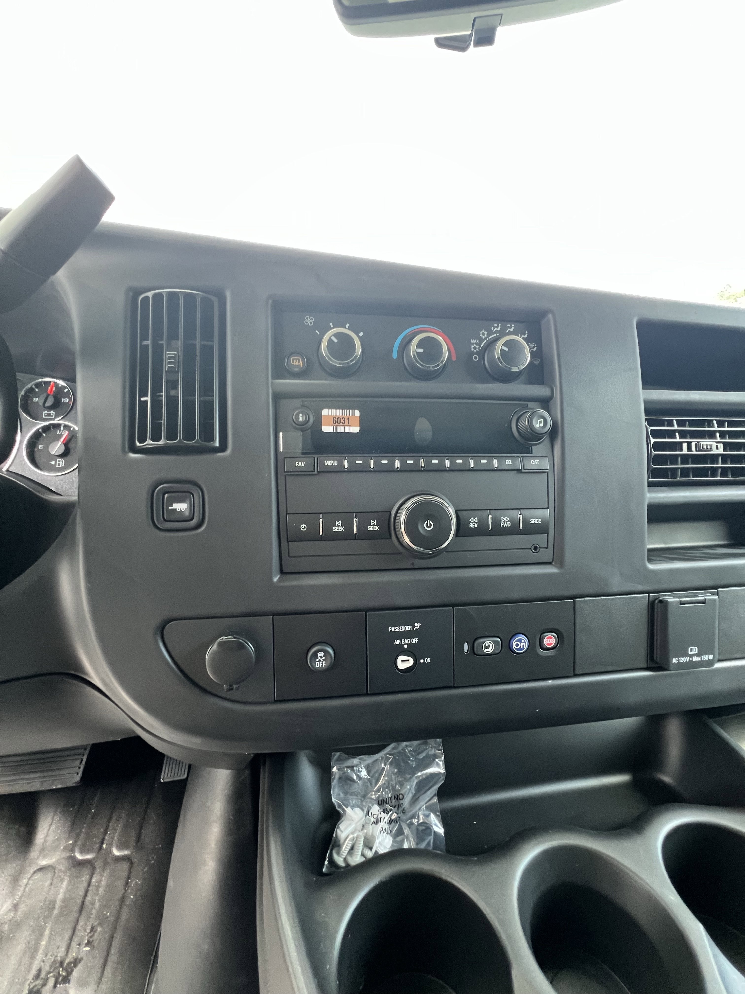 2025 GMC Savana Cargo Work Van - Photo 13