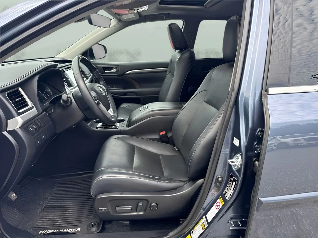 Used 2018 Blue Toyota Limited image 6