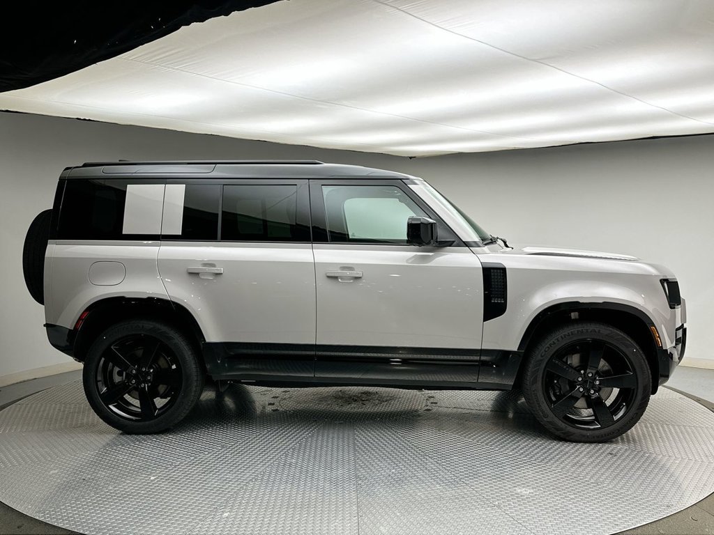 New 2026 Borasco Grey Land Rover X-Dynamic SE image 4