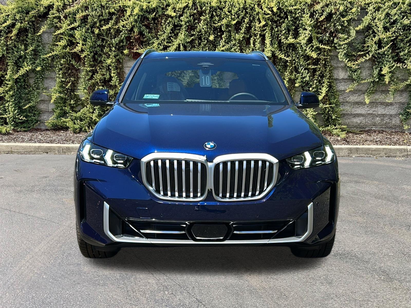 New 2026 Tanzanite Blue II Metallic BMW xDrive40i image 2