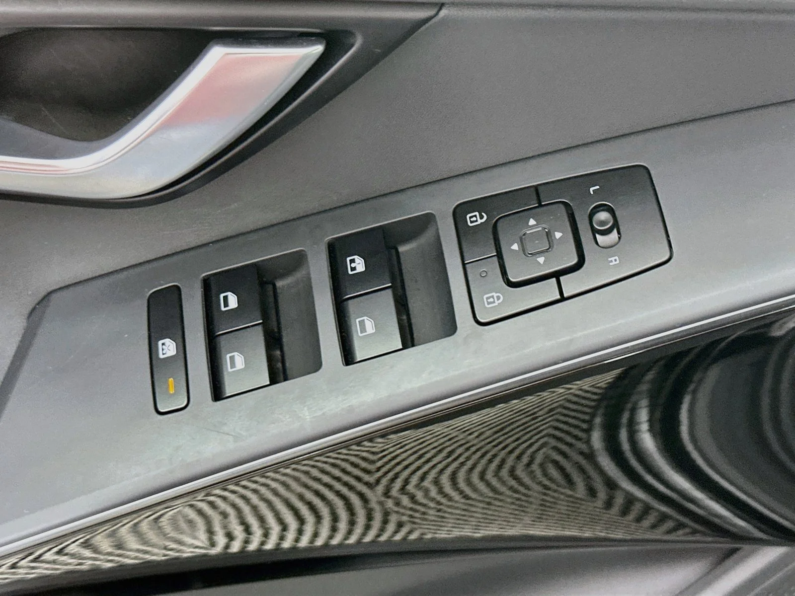Used 2025 Aurora Black Pearl Kia EX image 19