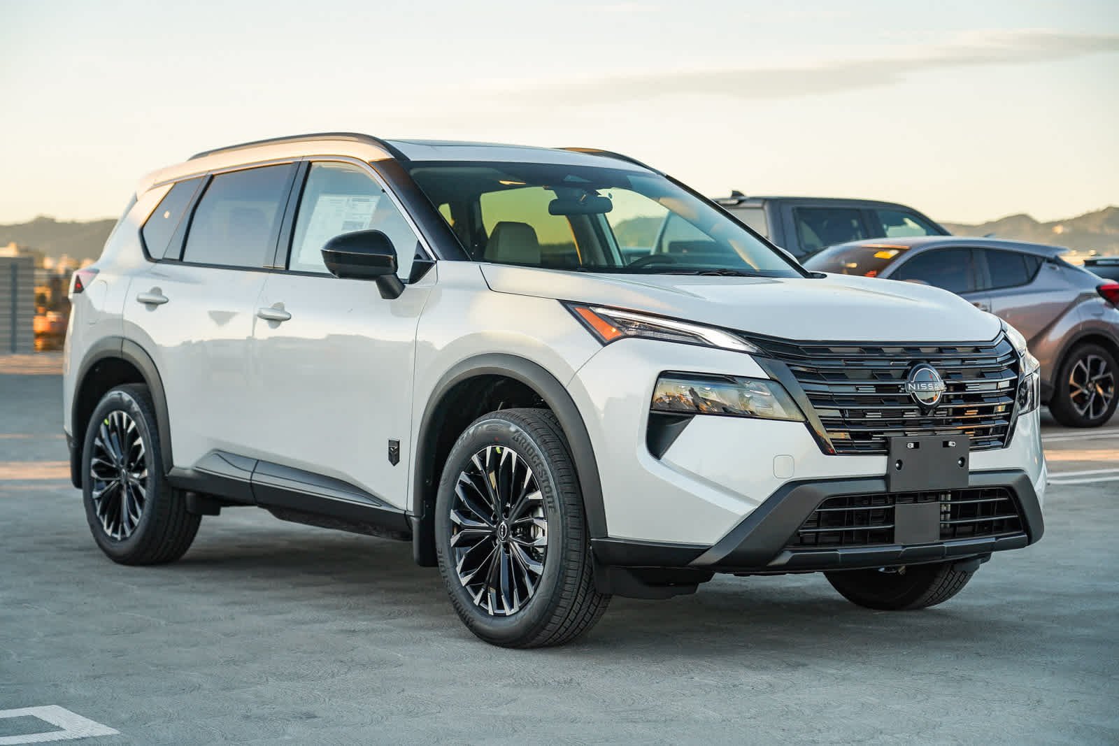 New 2026 Everest White Pearl TriCoat Nissan Dark Armor™ image 5