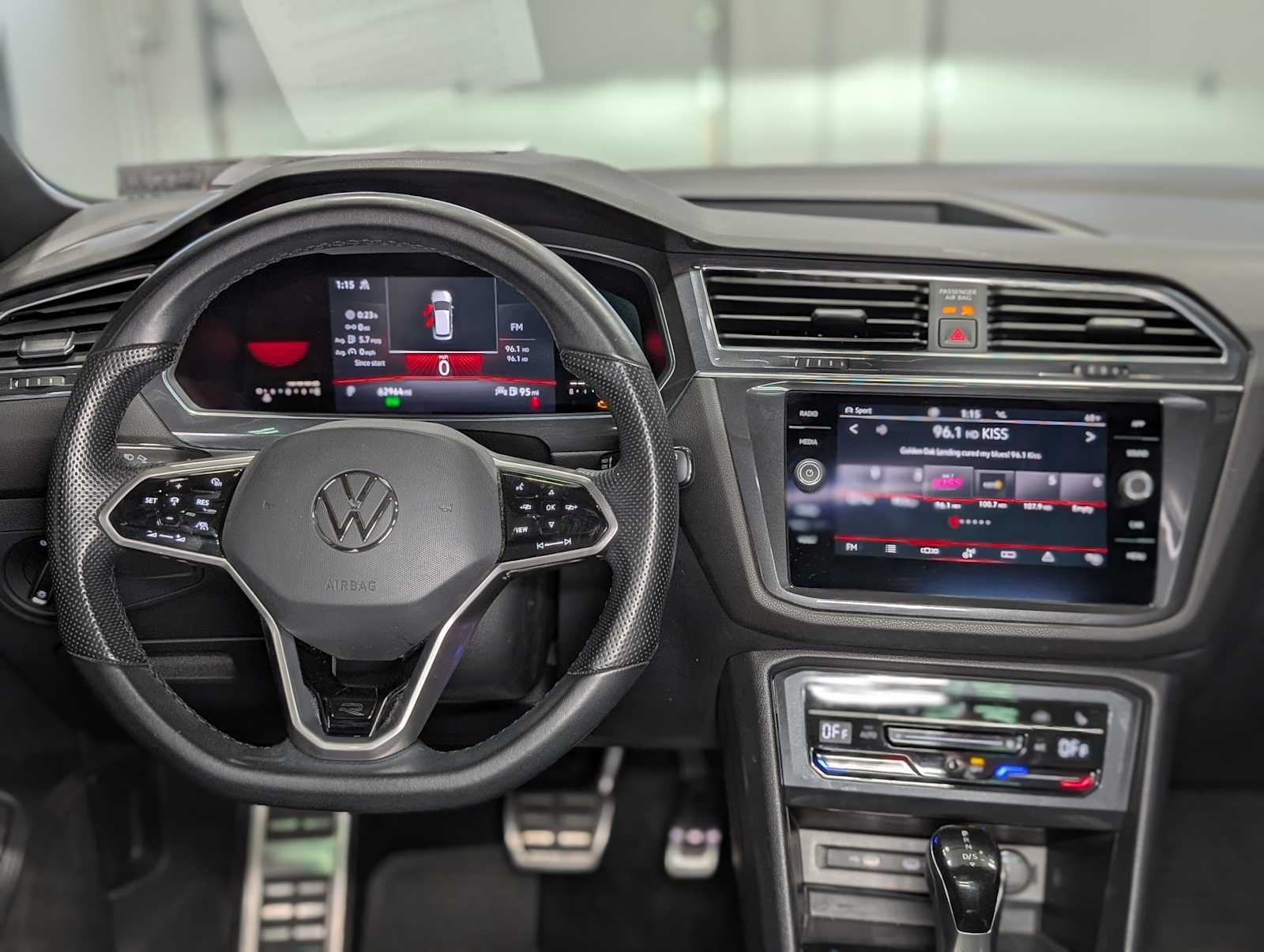 Used 2022 Oryx White Pearl Volkswagen SE R-Line Black image 5