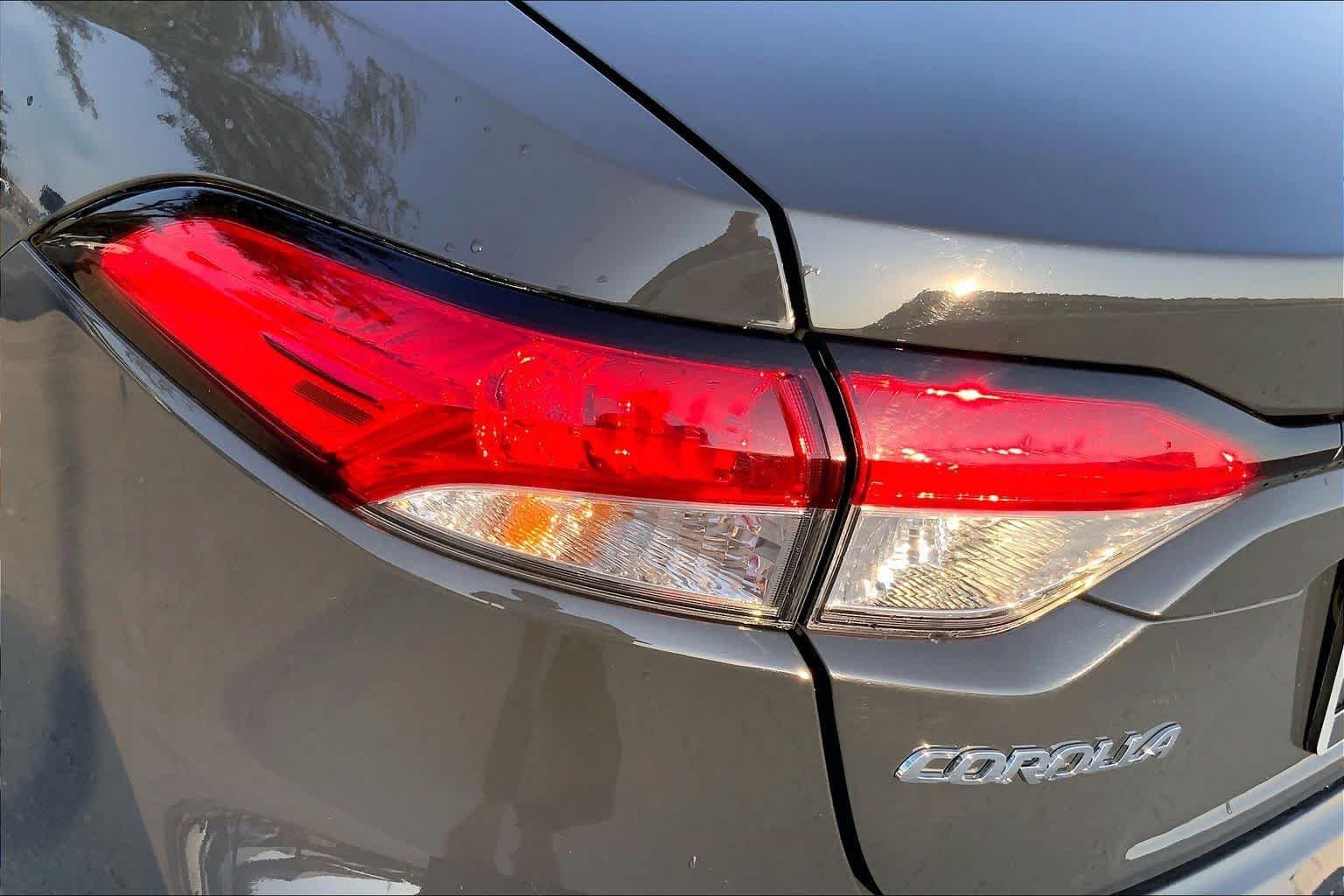 Used 2025 Underground Toyota LE image 29