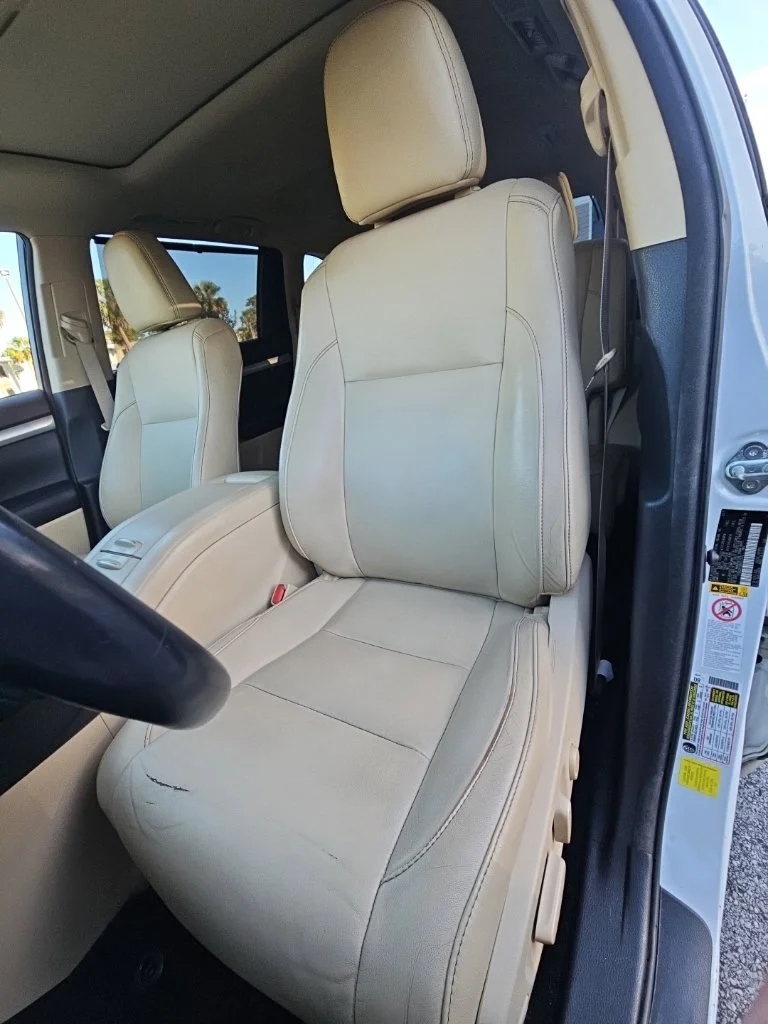 Used 2017 White Toyota XLE image 29