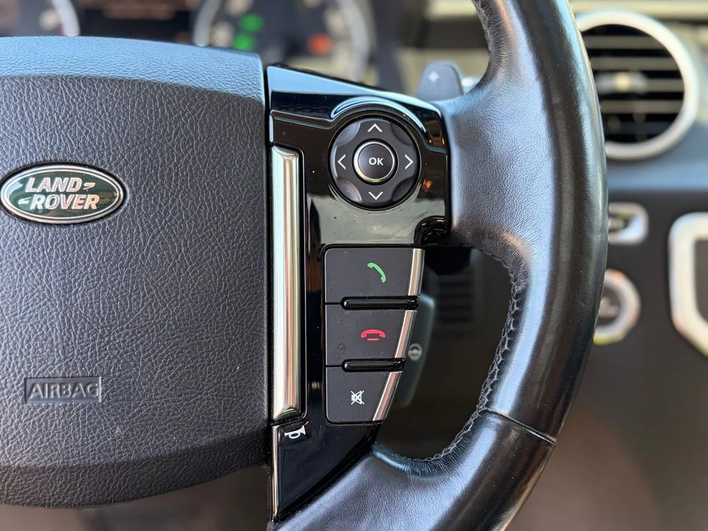 Used 2016 White Land Rover  image 31