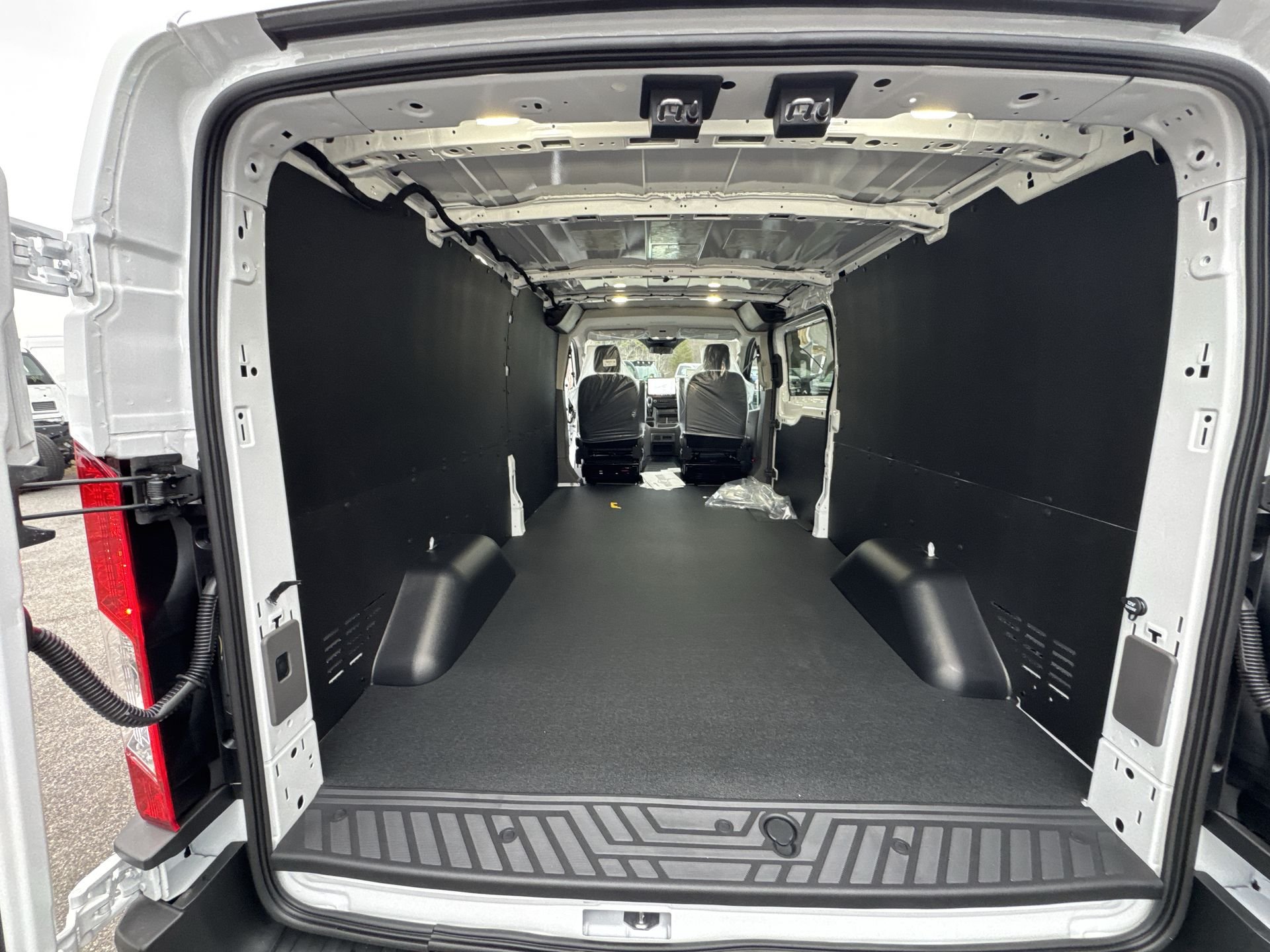 New 2026 Oxford White Ford Cargo Van image 4