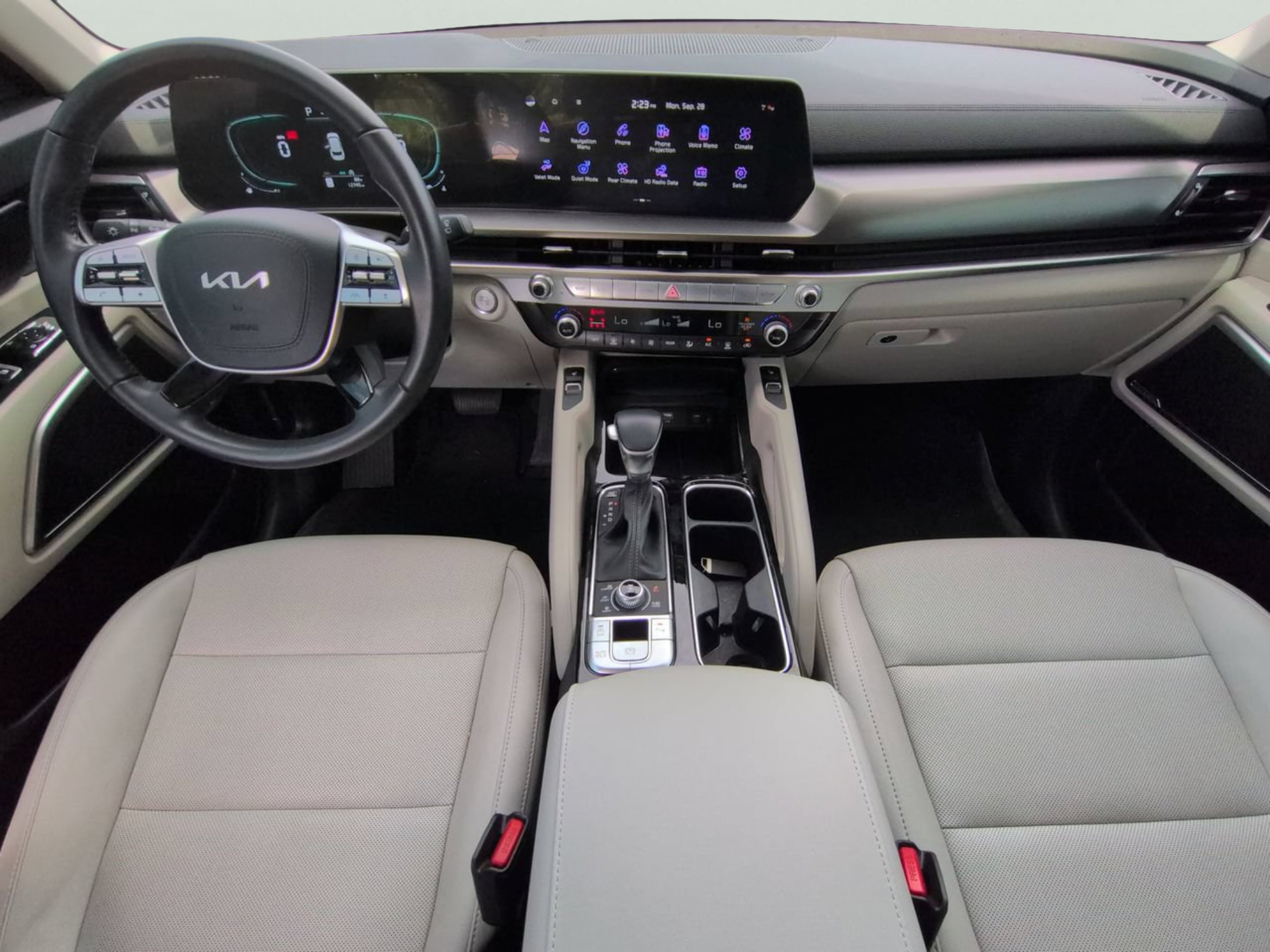 Certified Used 2025 Ebony Black Kia S image 14