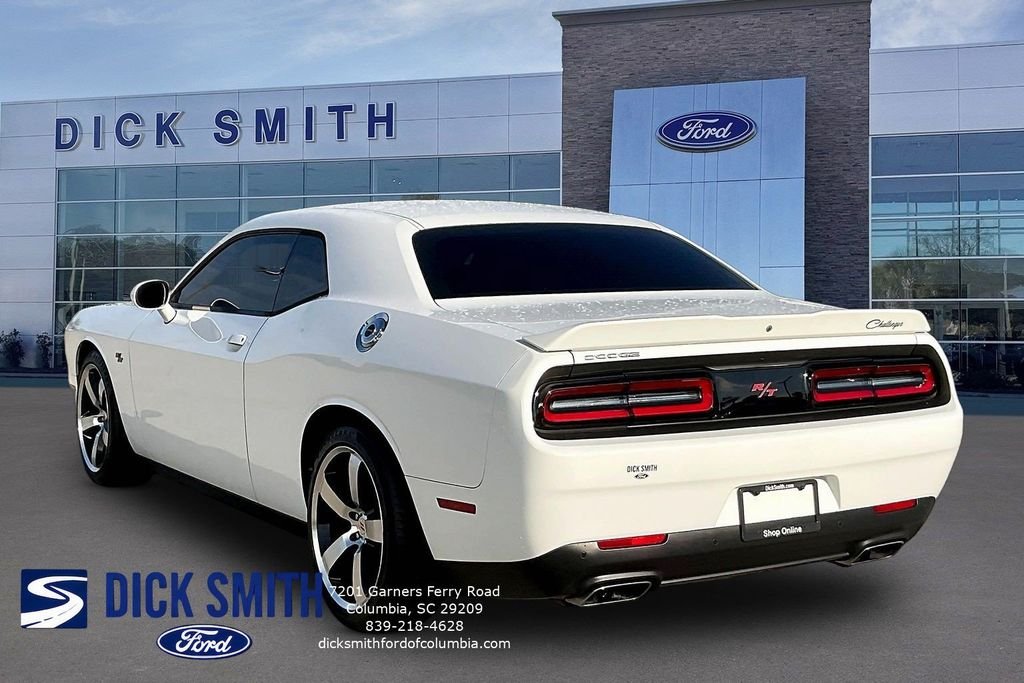 Used 2017 White Knuckle Clearcoat Dodge R/T image 4