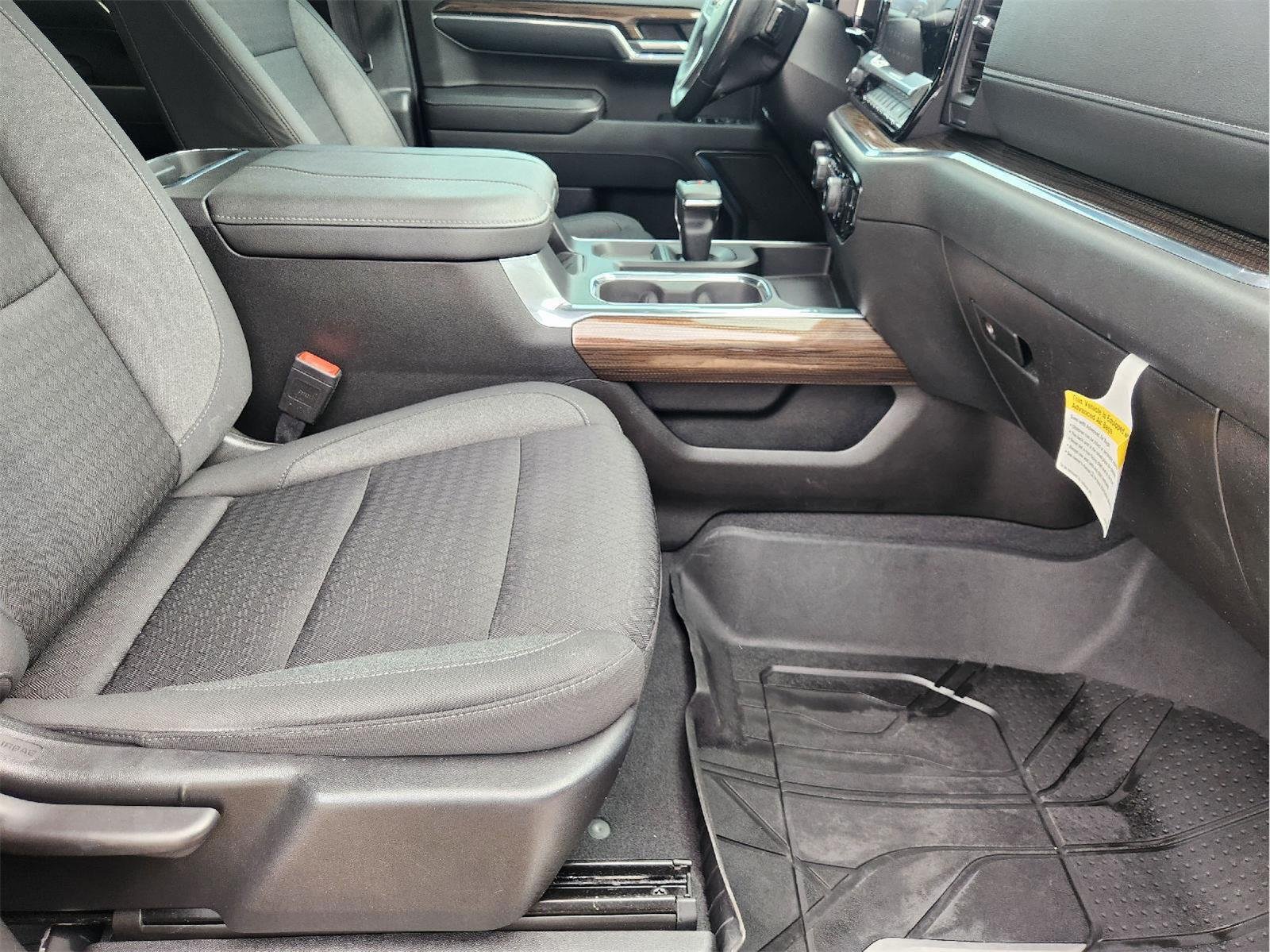2023 Chevrolet Silverado 1500 LT - Photo 14