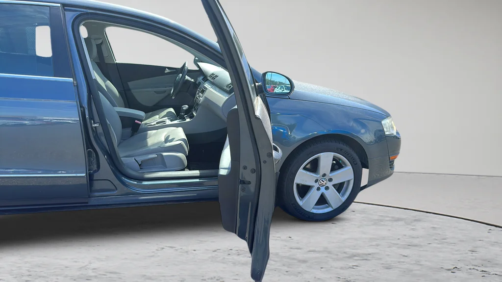 Used 2009  Volkswagen Komfort image 17