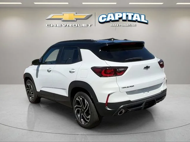 Used 2024 Summit White Chevrolet RS image 3