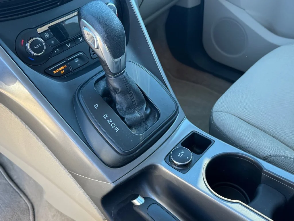 Used 2015 Silver Ford SE image 21