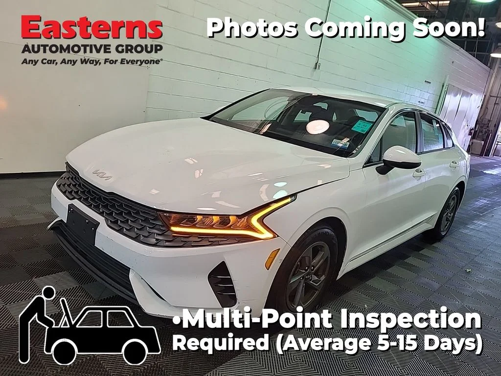 Used 2022 White Kia LXS image 1