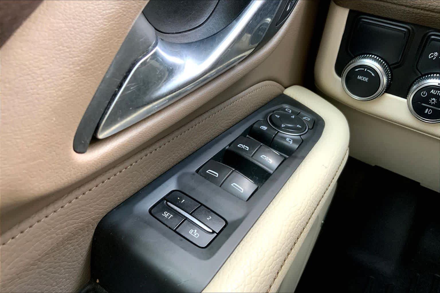 Used 2021 White Frost Tricoat GMC Denali image 35