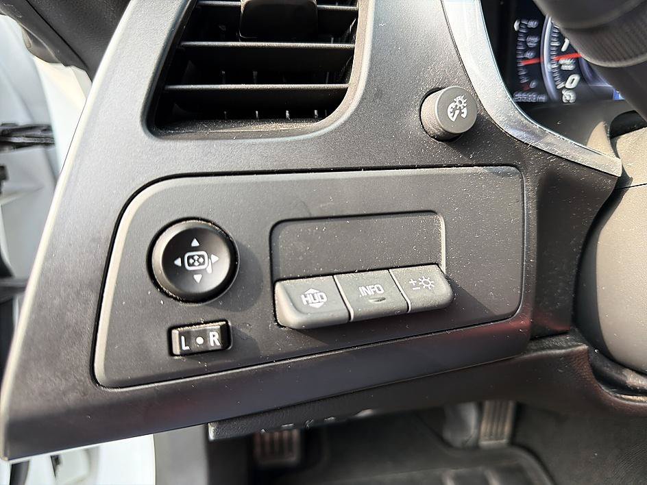 Used 2015 Arctic White Chevrolet Z51 2LT image 25
