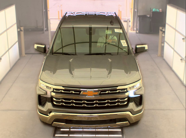 Used 2025 Gray Chevrolet LT image 14