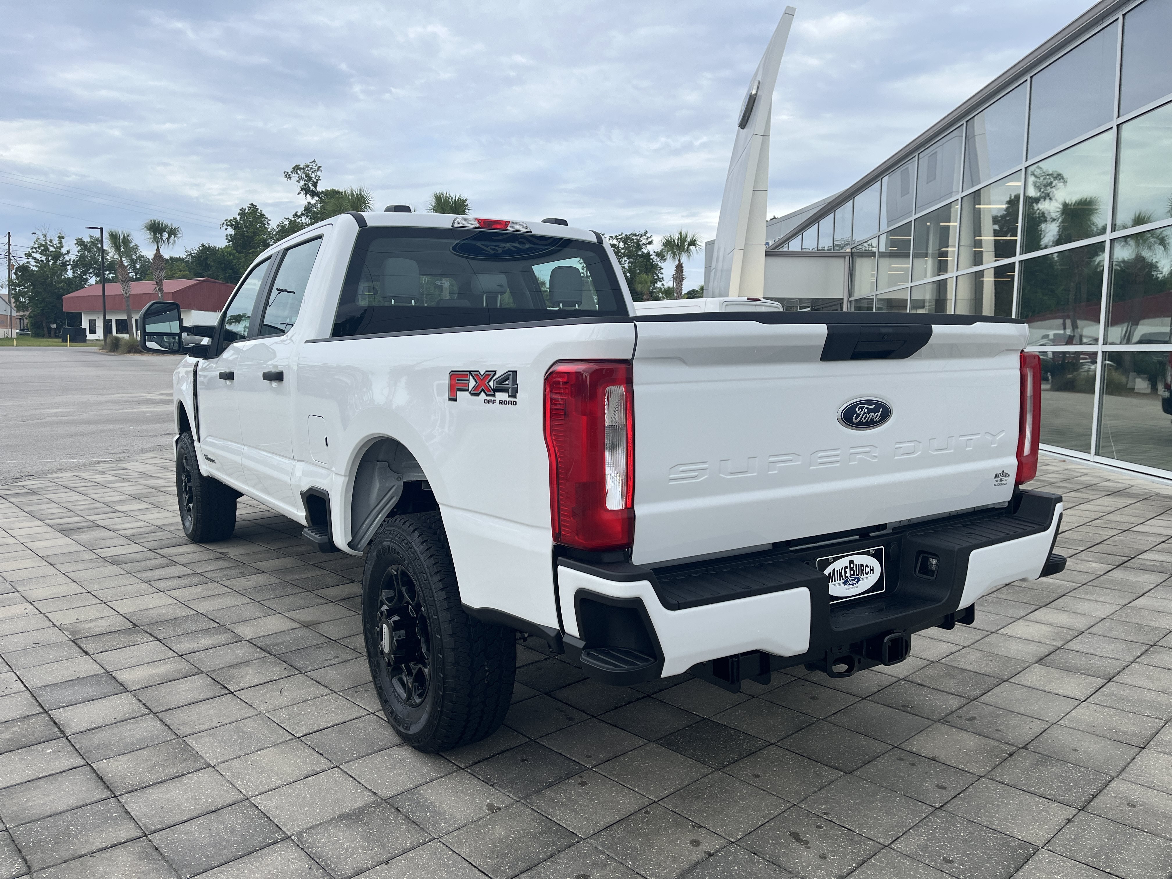 New 2026 Oxford White Ford F-250® XL image 4