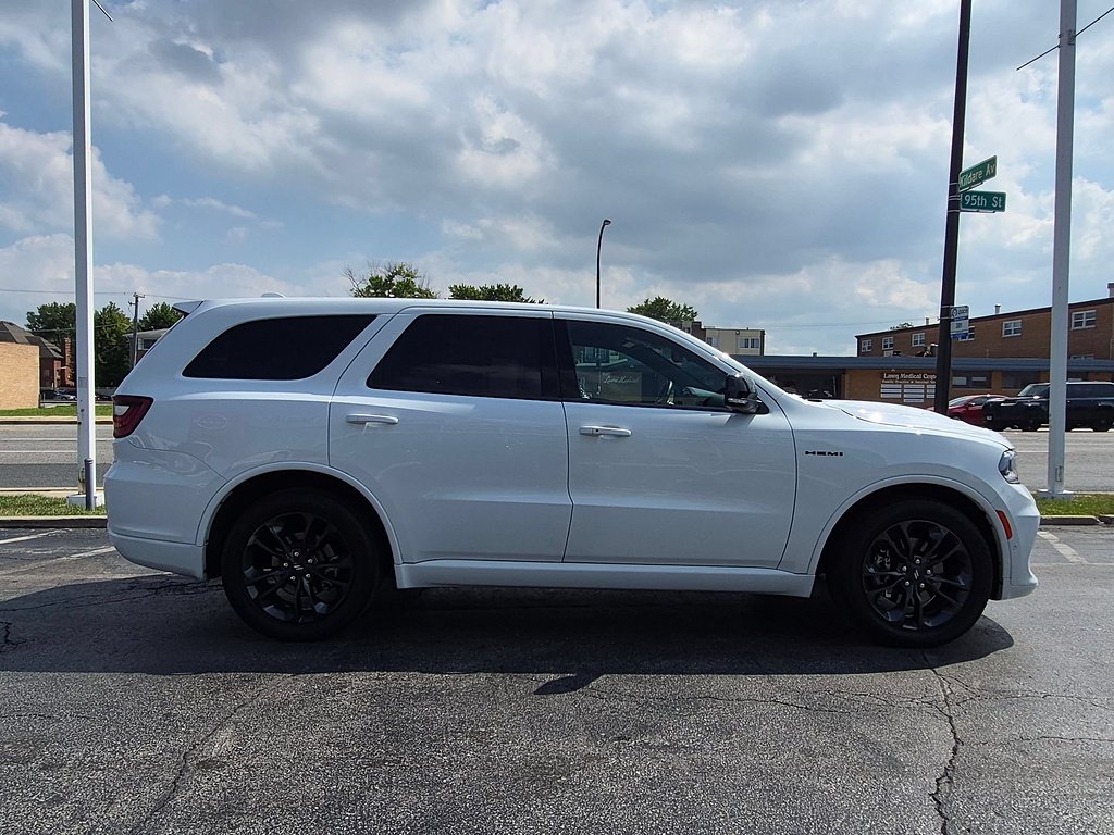 Used 2022 White Knuckle Clear Coat Dodge R/T HEMI Orange image 4