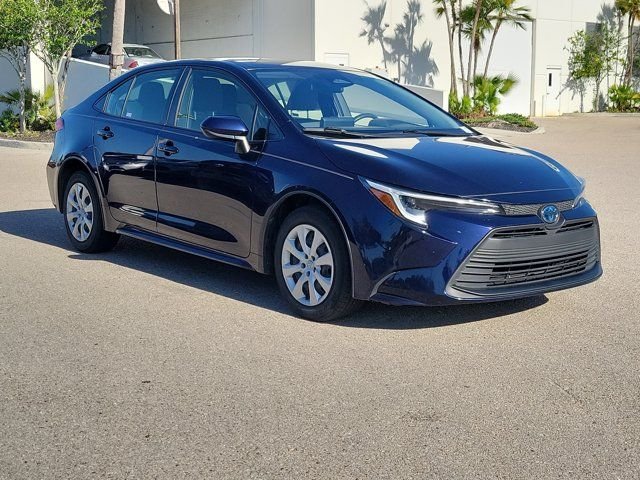 Used 2023 Blueprint Toyota LE image 31